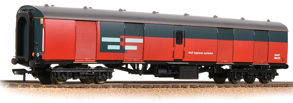 Bachmann 39-200D BR Mk1 BG 94457 Image