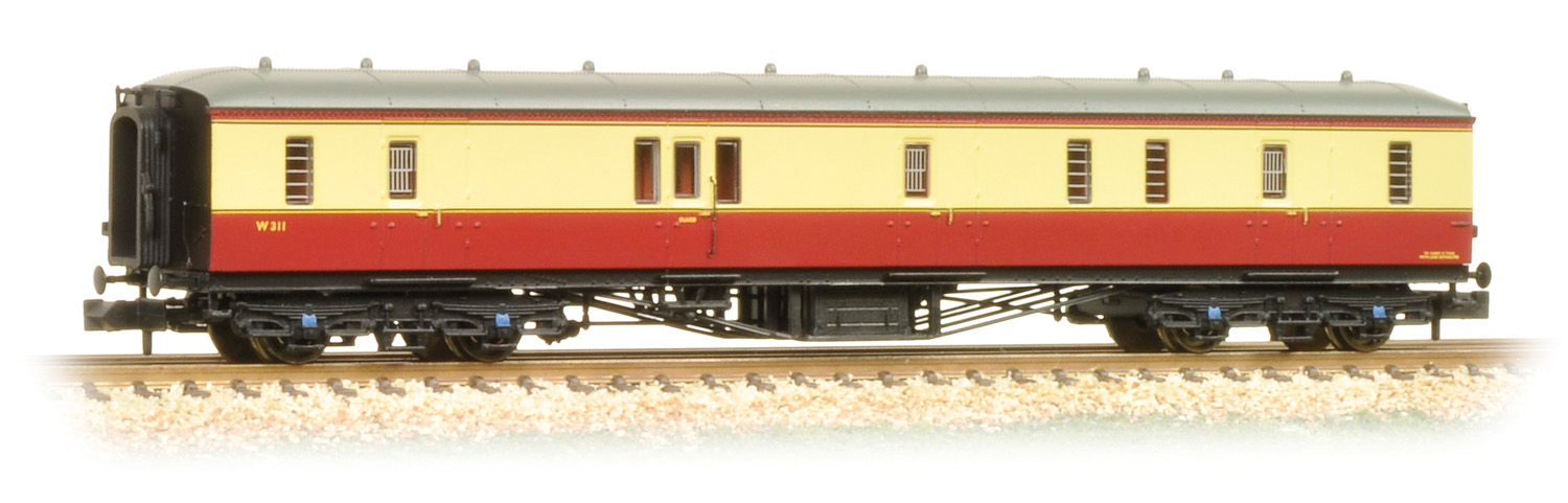 Graham Farish 374-585 GWR Hawksworth BG W311 Image