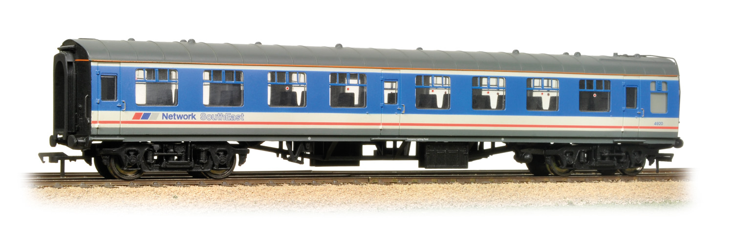 Bachmann 39-058 BR Mk1 SO 4945 Image