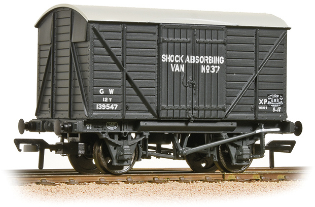 Bachmann 37-904 Shock Absorbing Wagon/Van Great Western Railway Image