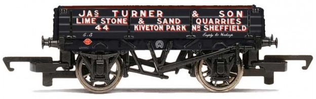 Hornby R6742 3 Plank Wagon James Turner & Son 44 Image