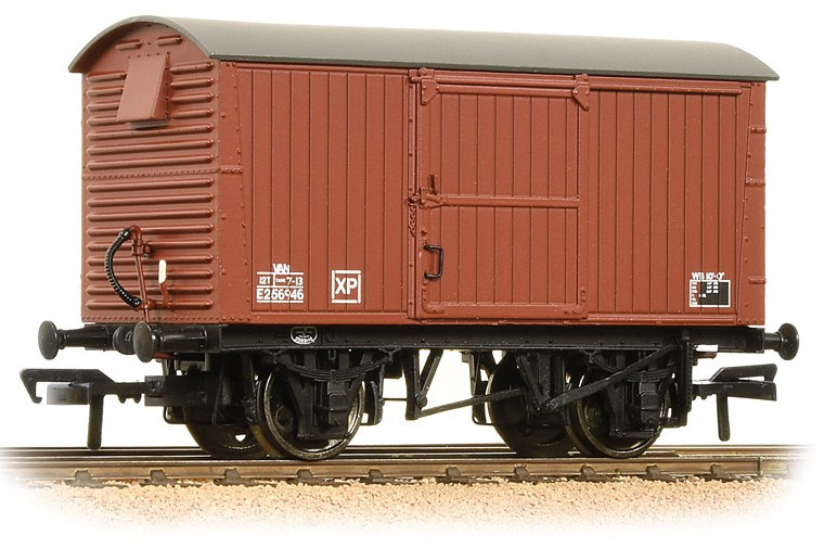 Bachmann 38-381A London & North Eastern Railway 12T Ventilated Van British Railways Bauxite E256946 Image