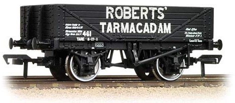 Bachmann 37-037 British Railways 5 Plank Wagon Roberts' Tarmacadam Black 461 Image