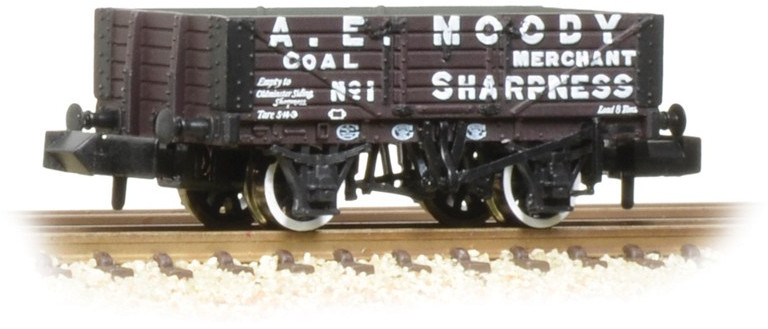 Graham Farish 377-060 British Railways 5 Plank Wagon A.E. Moody Brown 1 Image