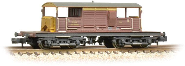 Graham Farish 377-877 Southern Railway 25T 'Queen Mary' Brake Van English, Welsh & Scottish Railway Maroon & Yellow ADS56299 Image