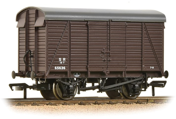 Graham Farish 377-430 Ventilated Van Southern Railway 65636 Image