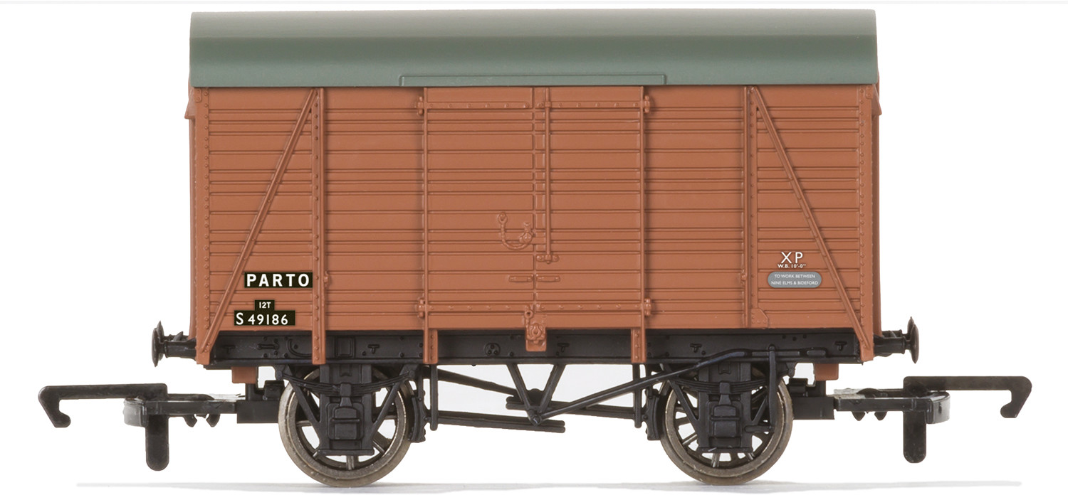 Hornby R60102 Van British Railways Brown S49186 Image