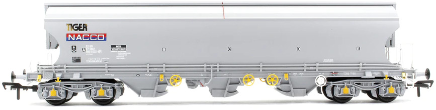 Bachmann 38-429Z British Rail Polybulk Bogie Hopper Nacco Group Tiger Image