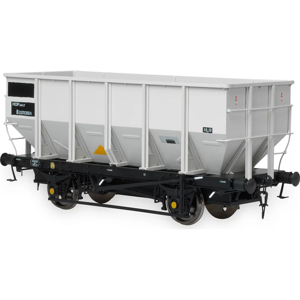 right-front-three-quarter-view by Accurascale