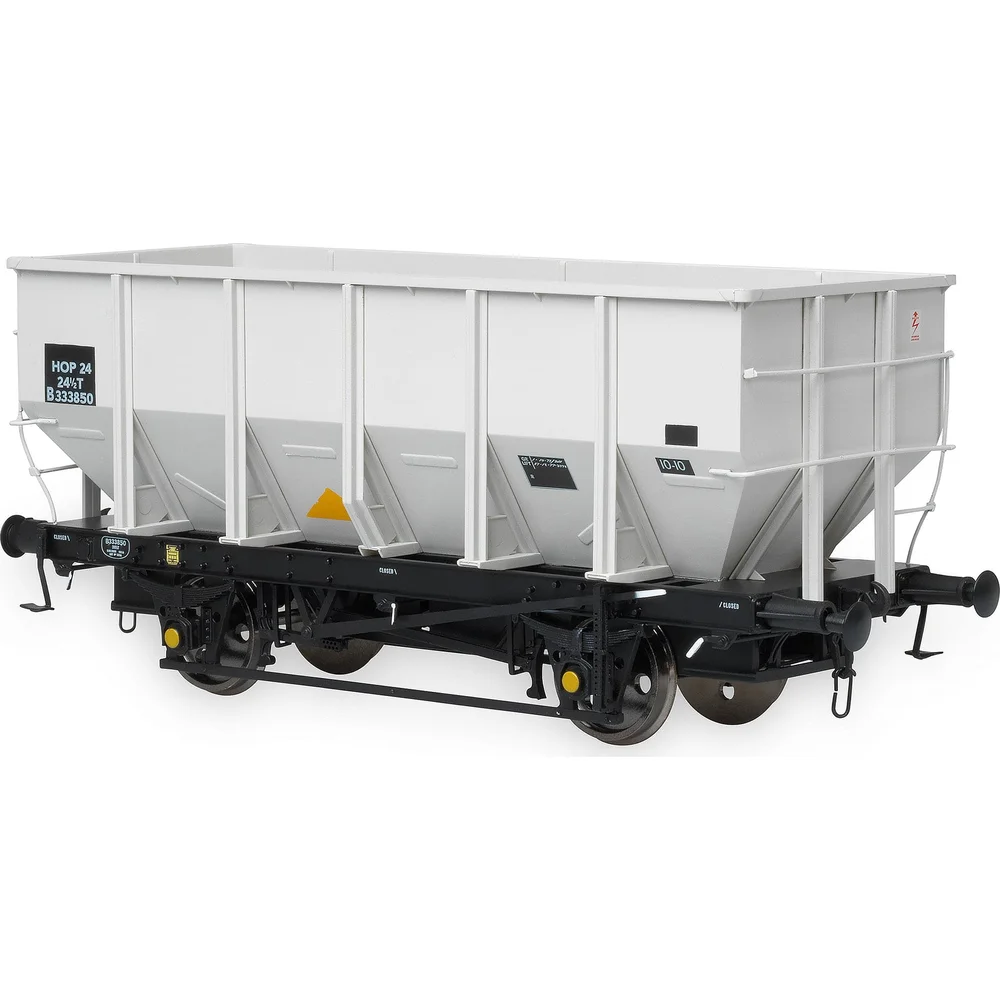 right-front-three-quarter-view by Accurascale