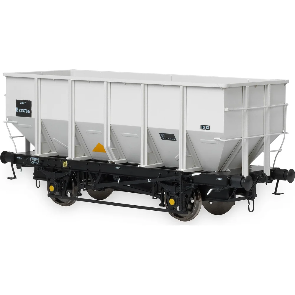 right-front-three-quarter-view by Accurascale