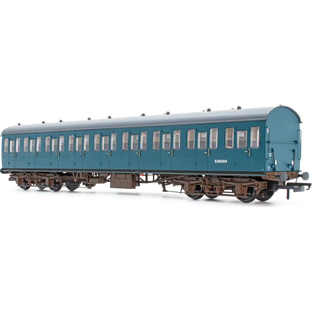 right-front-three-quarter-view by Accurascale