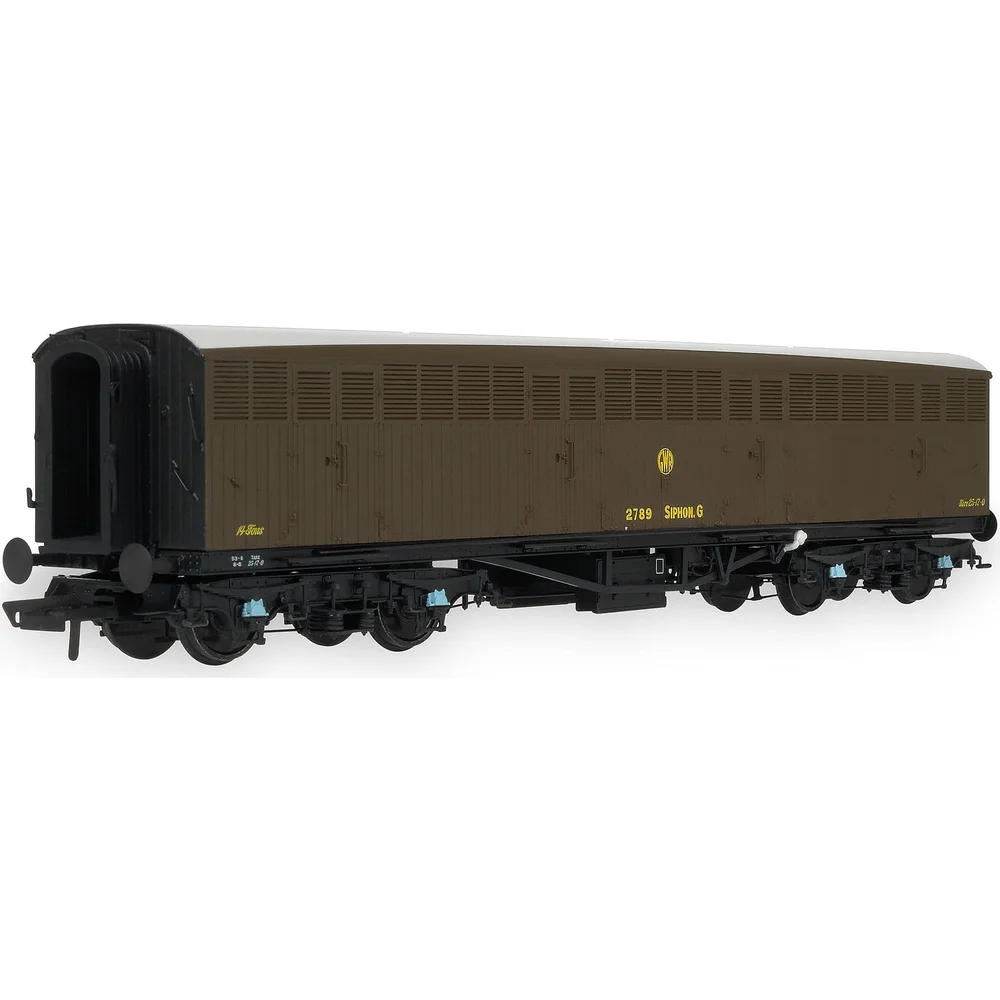 left-rear-three-quarter-view by Accurascale