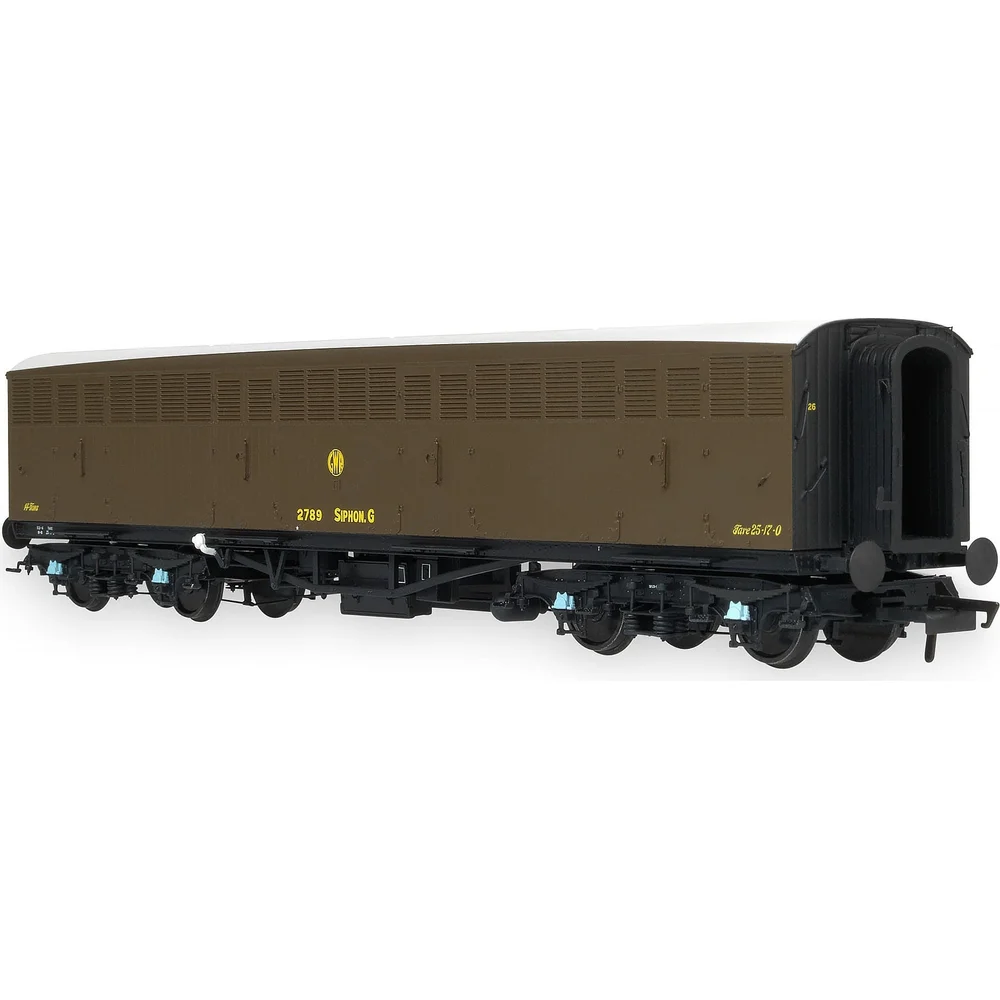 right-rear-three-quarter-view by Accurascale