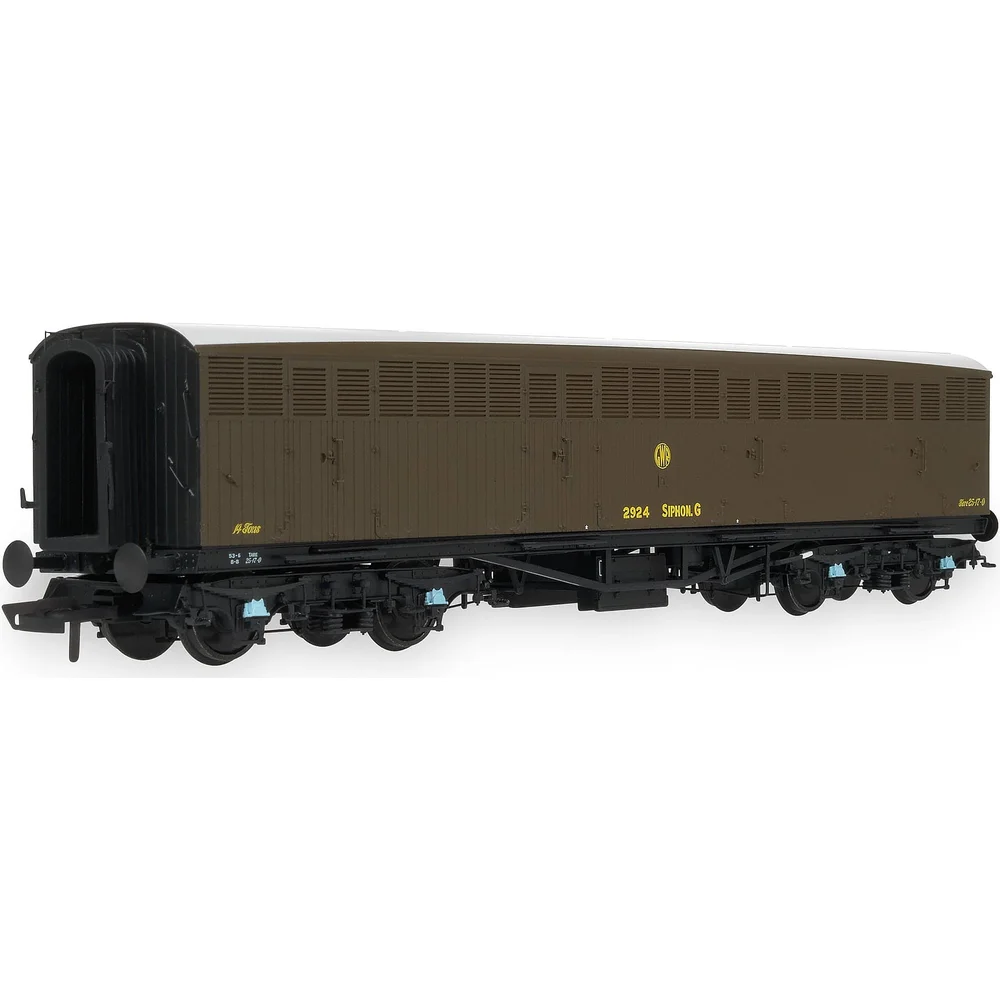 left-rear-three-quarter-view by Accurascale