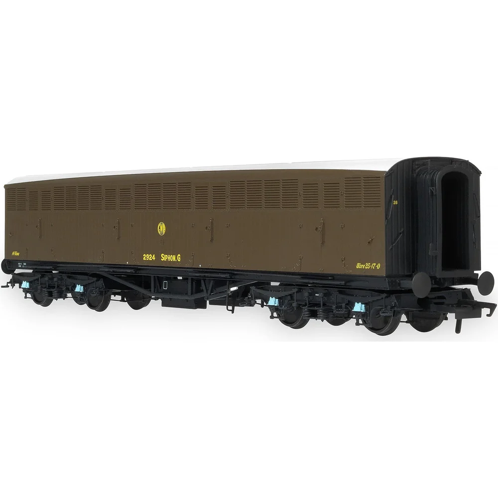 right-rear-three-quarter-view by Accurascale