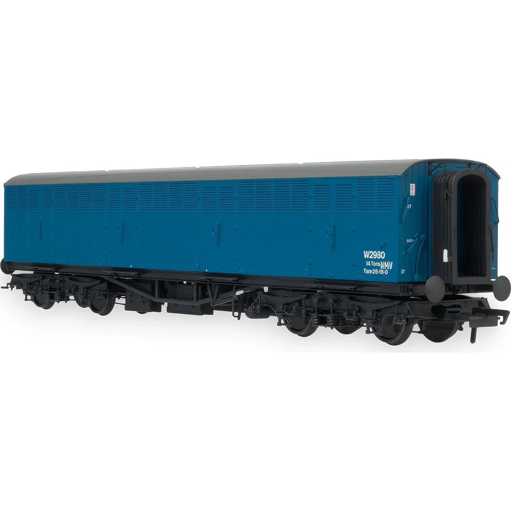 right-rear-three-quarter-view by Accurascale