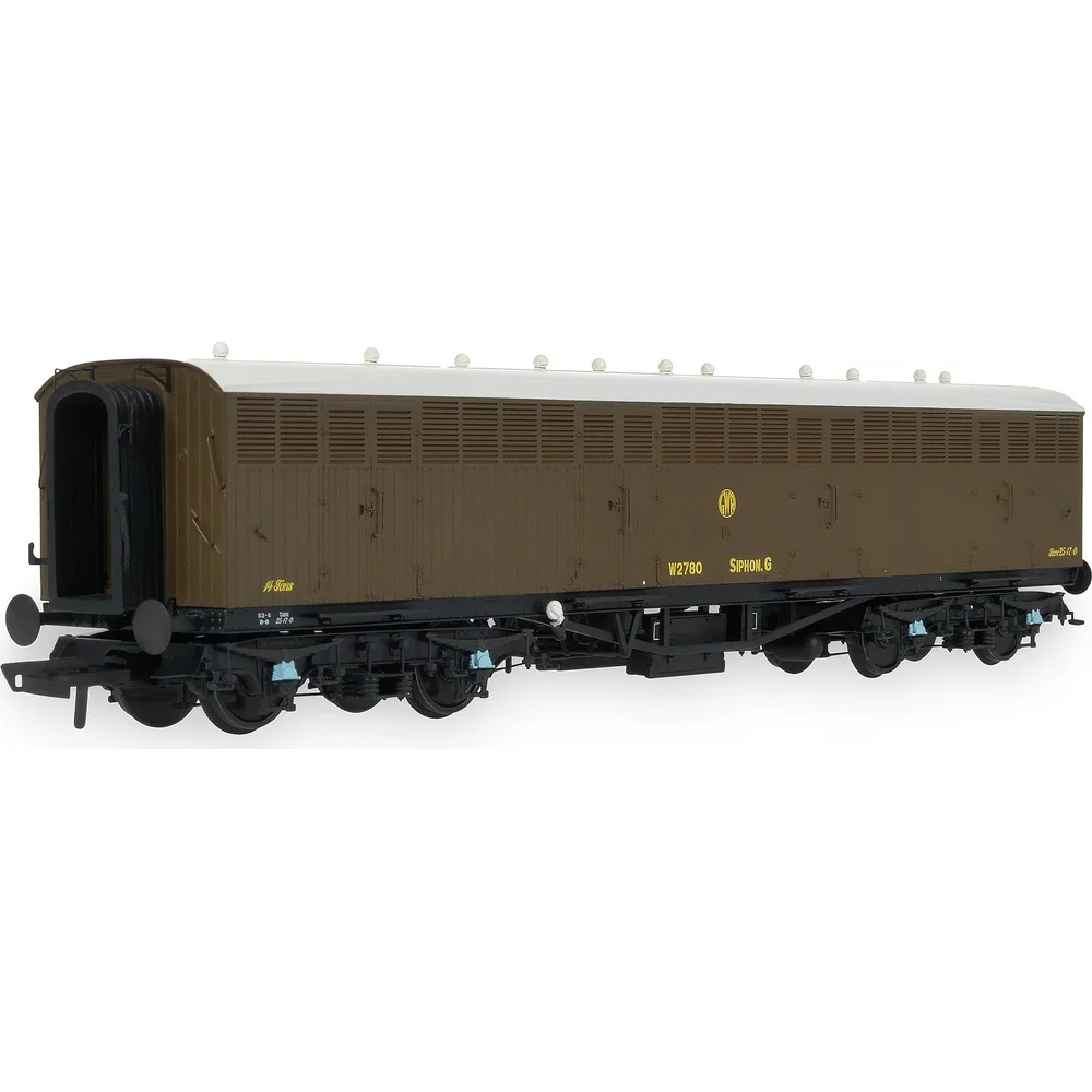 left-rear-three-quarter-view by Accurascale