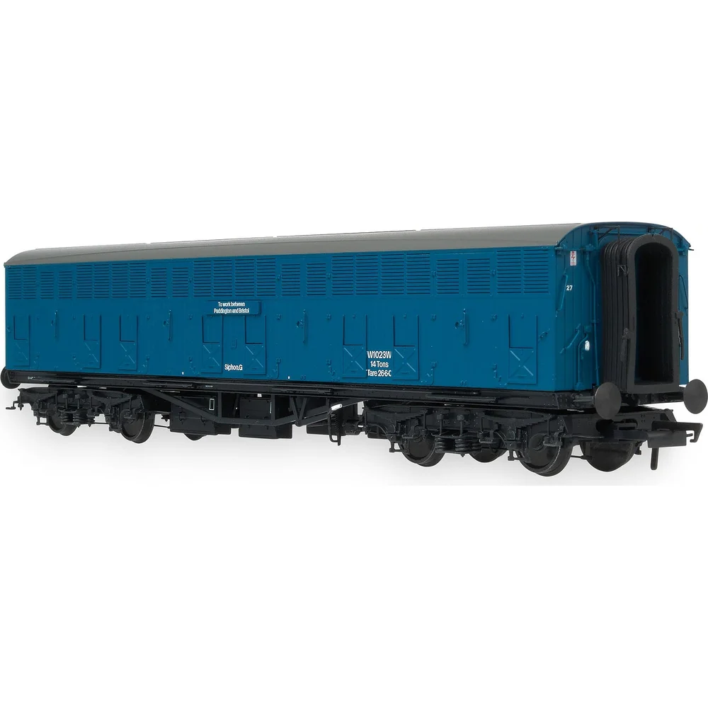 right-front-three-quarter-view by Accurascale