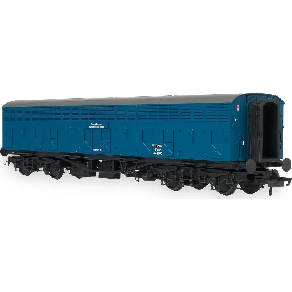 right-rear-three-quarter-view by Accurascale