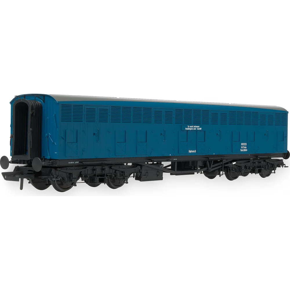 left-rear-three-quarter-view by Accurascale