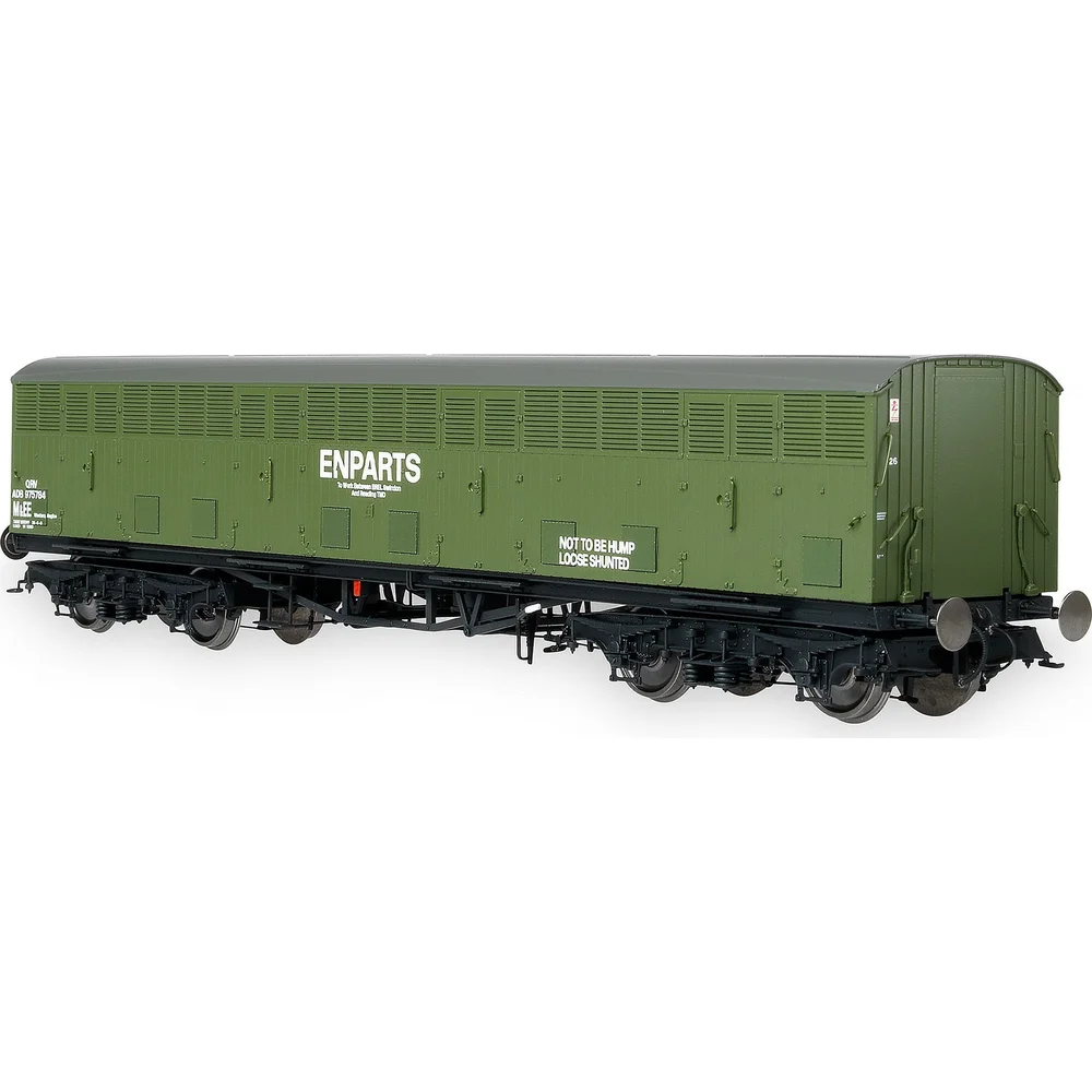 right-rear-three-quarter-view by Accurascale