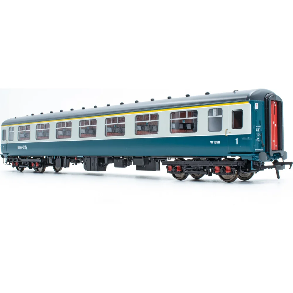 right-front-three-quarter-view by Accurascale