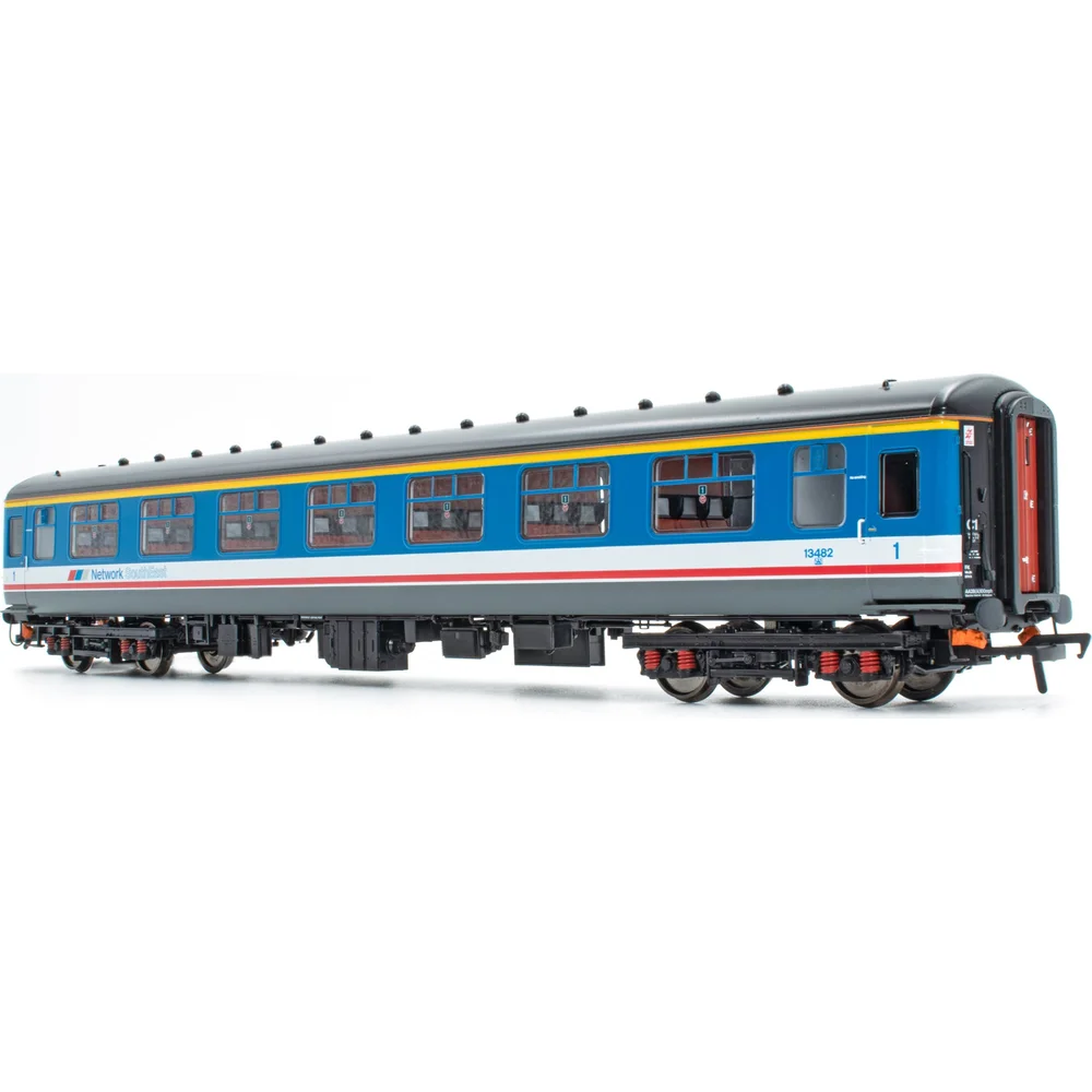 right-front-three-quarter-view by Accurascale