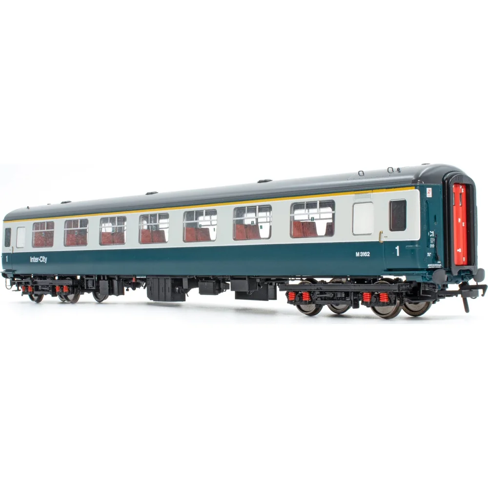 right-front-three-quarter-view by Accurascale