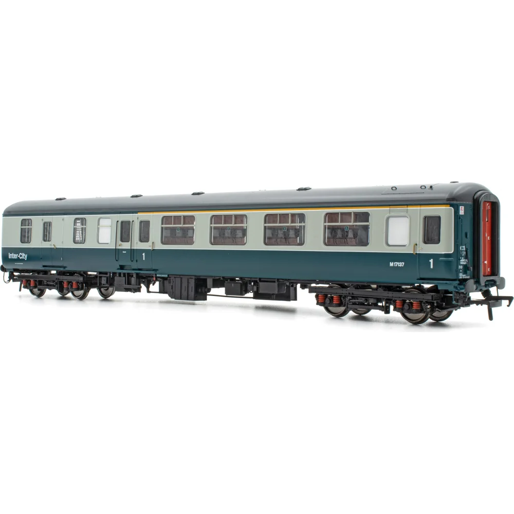 right-front-three-quarter-view by Accurascale