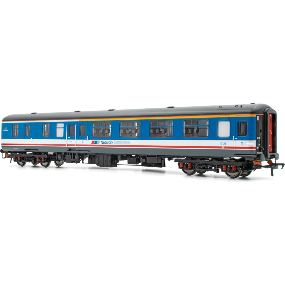 right-front-three-quarter-view by Accurascale