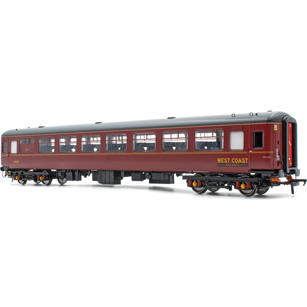 right-front-three-quarter-view by Accurascale