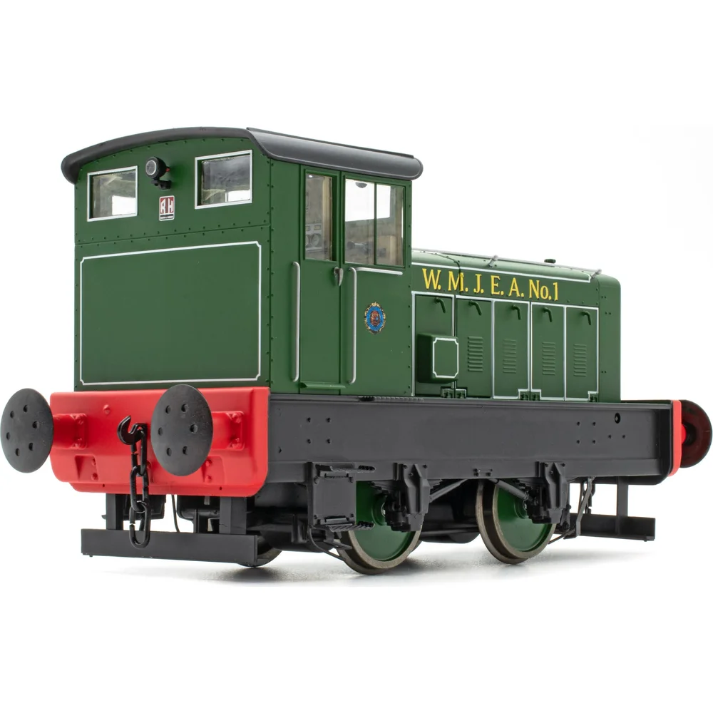 left-rear-three-quarter-view by Accurascale