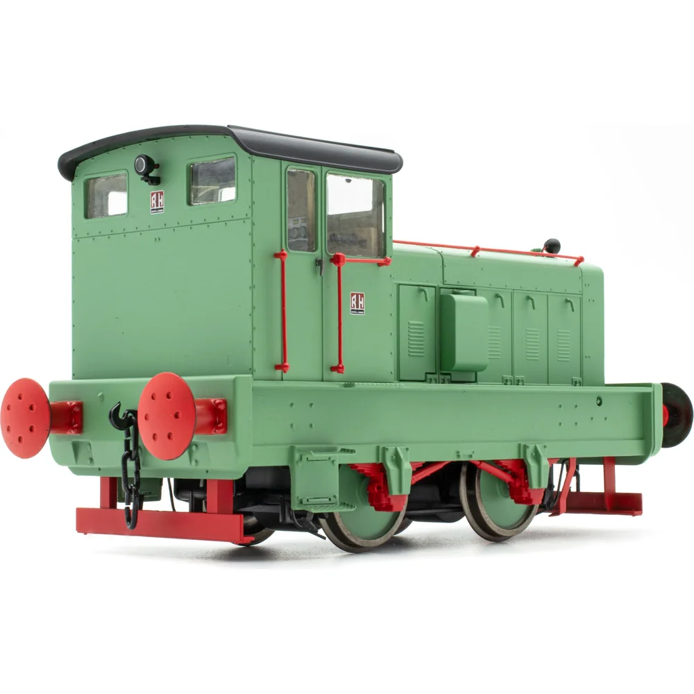 left-rear-three-quarter-view by Accurascale