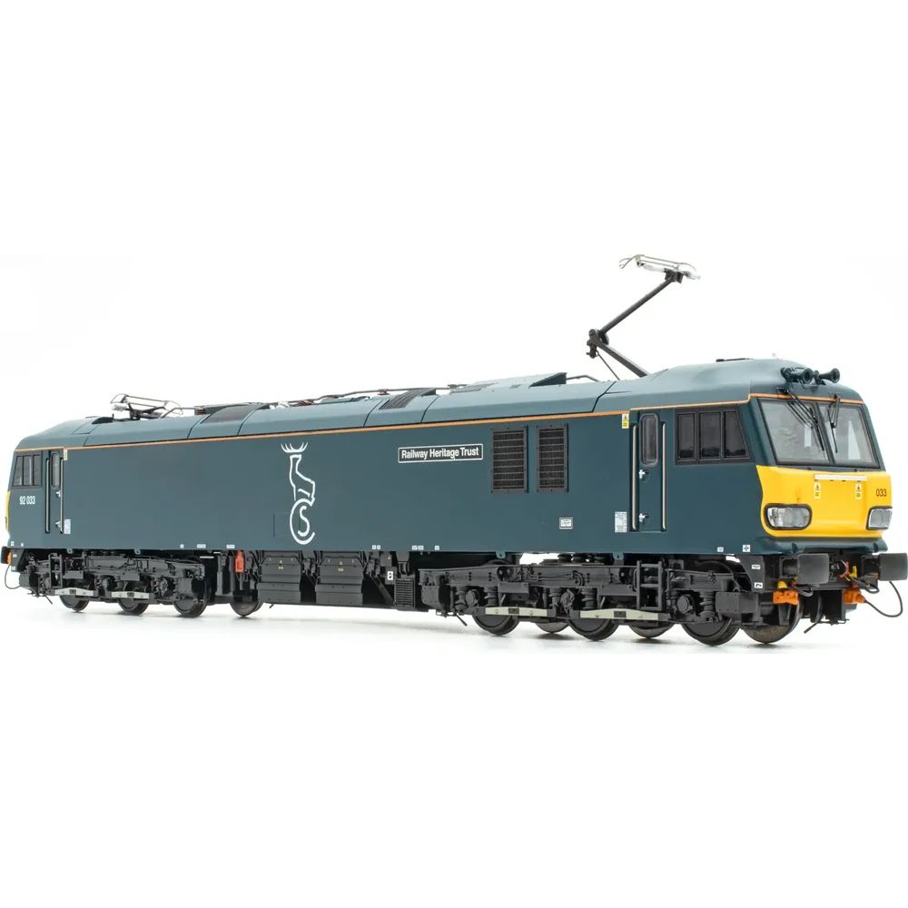 right-front-three-quarter-view by Accurascale