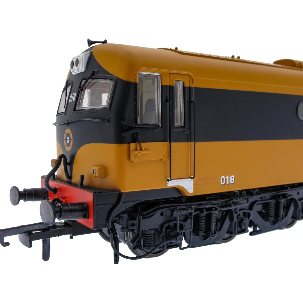 close-up-of-cab-left by Accurascale