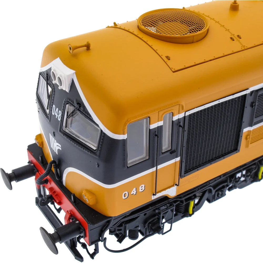 close-up-of-cab-left by Accurascale