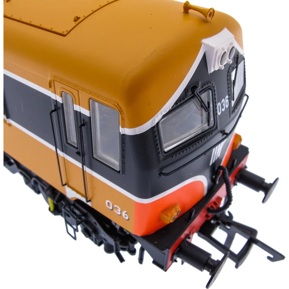 close-up-of-cab-right by Accurascale