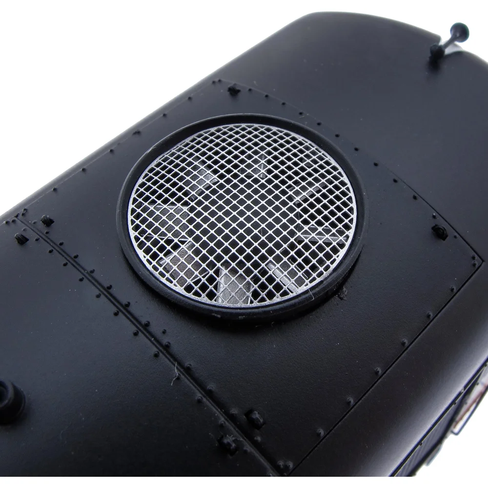 close-up-of-fan by Accurascale