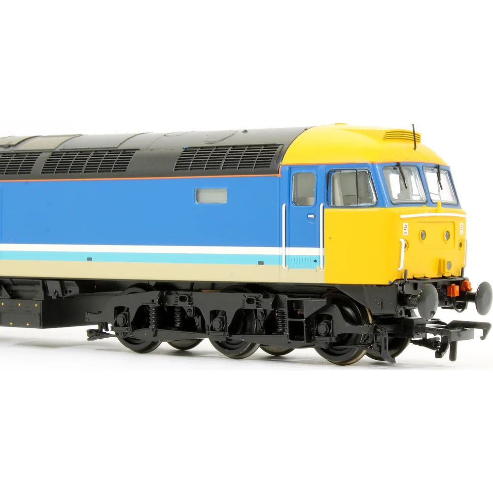 close-up-of-cab-right by Bachmann
