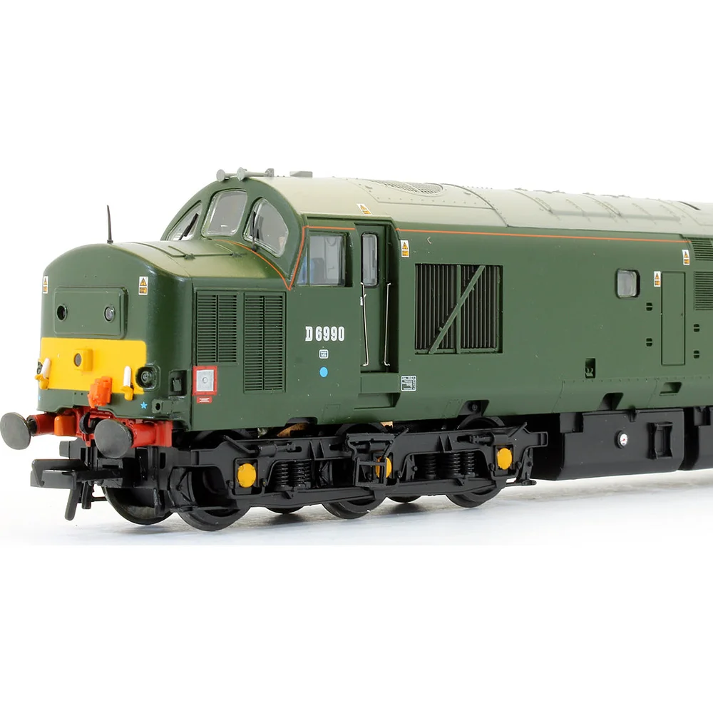 close-up-of-cab-left by Bachmann