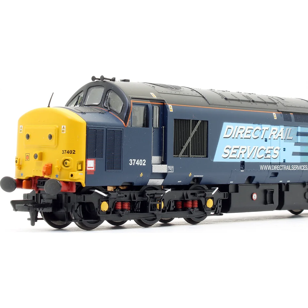 close-up-of-cab-left by Bachmann