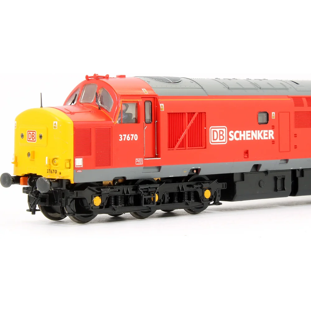 close-up-of-cab-left by Bachmann