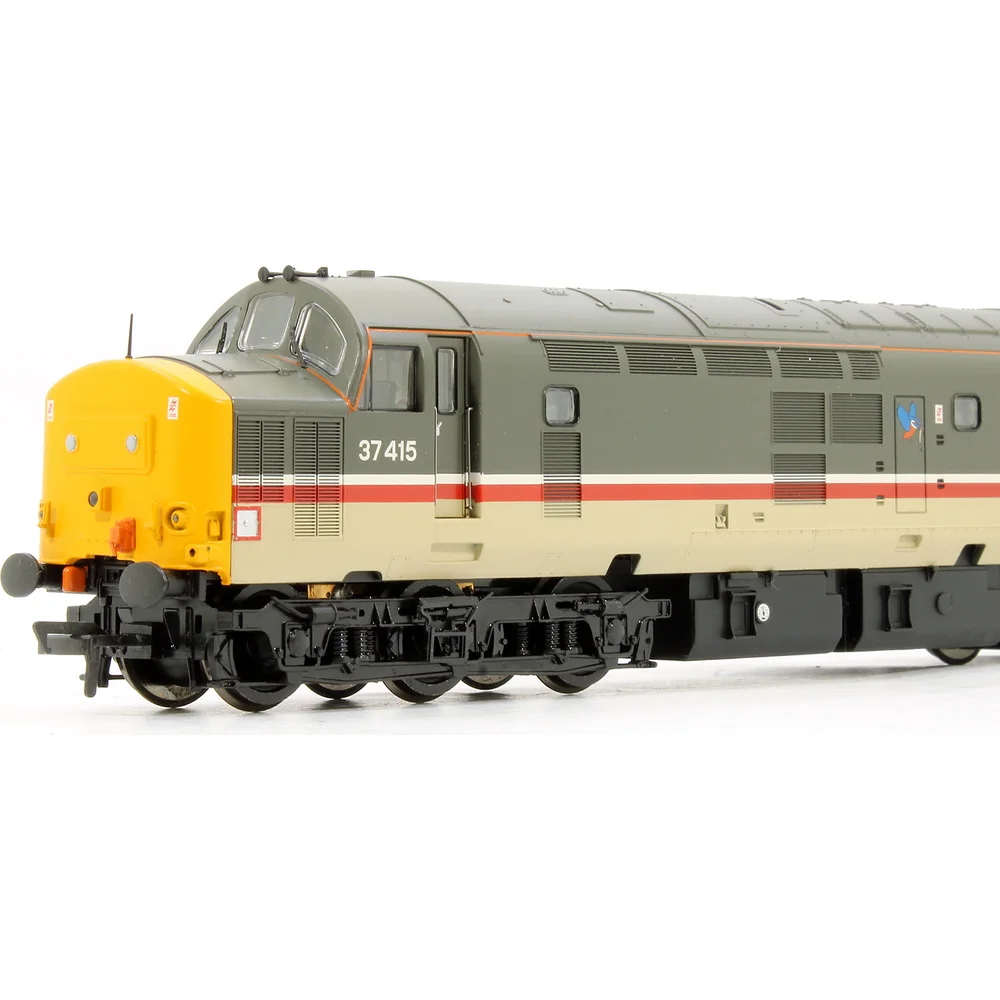 close-up-of-cab-left by Bachmann