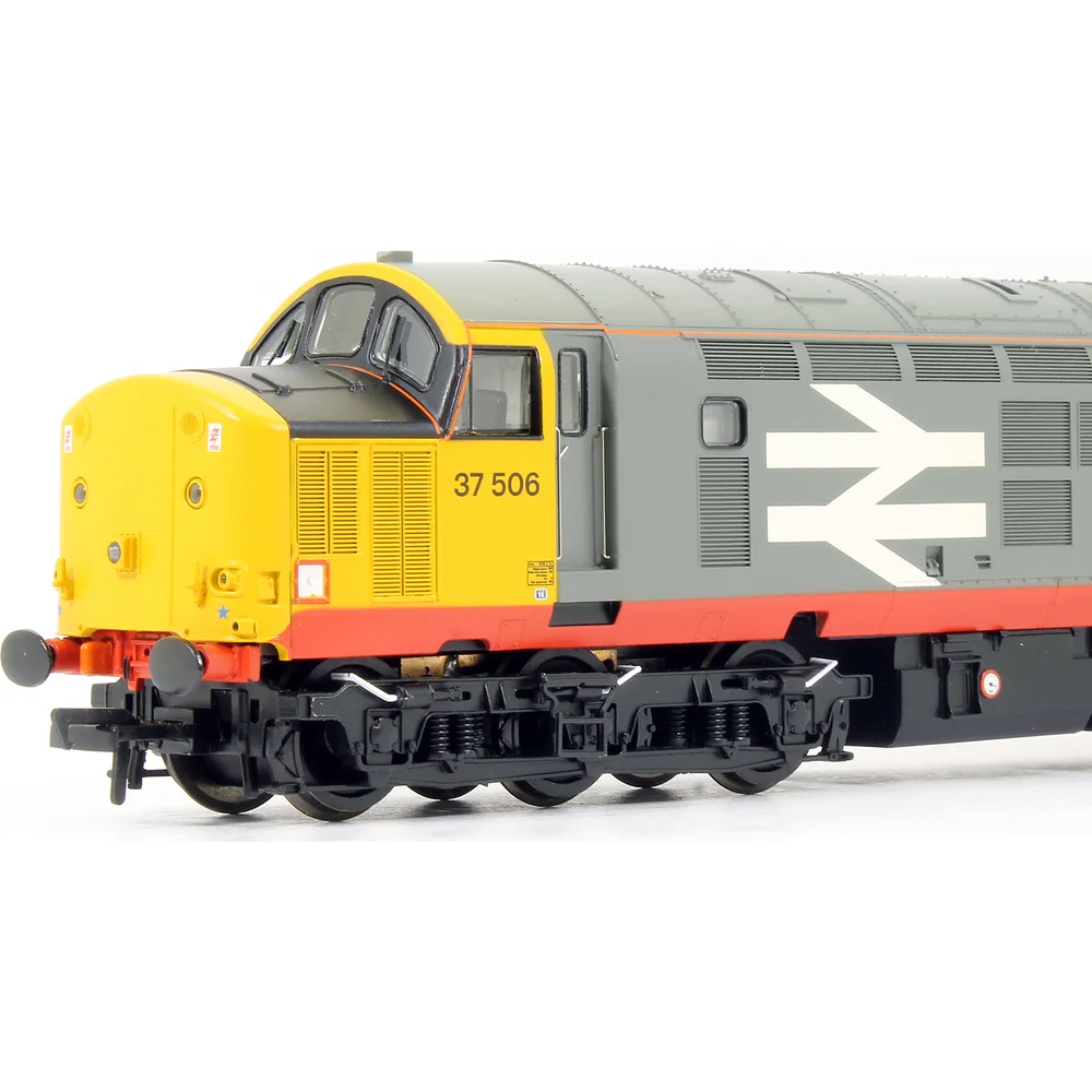 close-up-of-cab-left by Bachmann