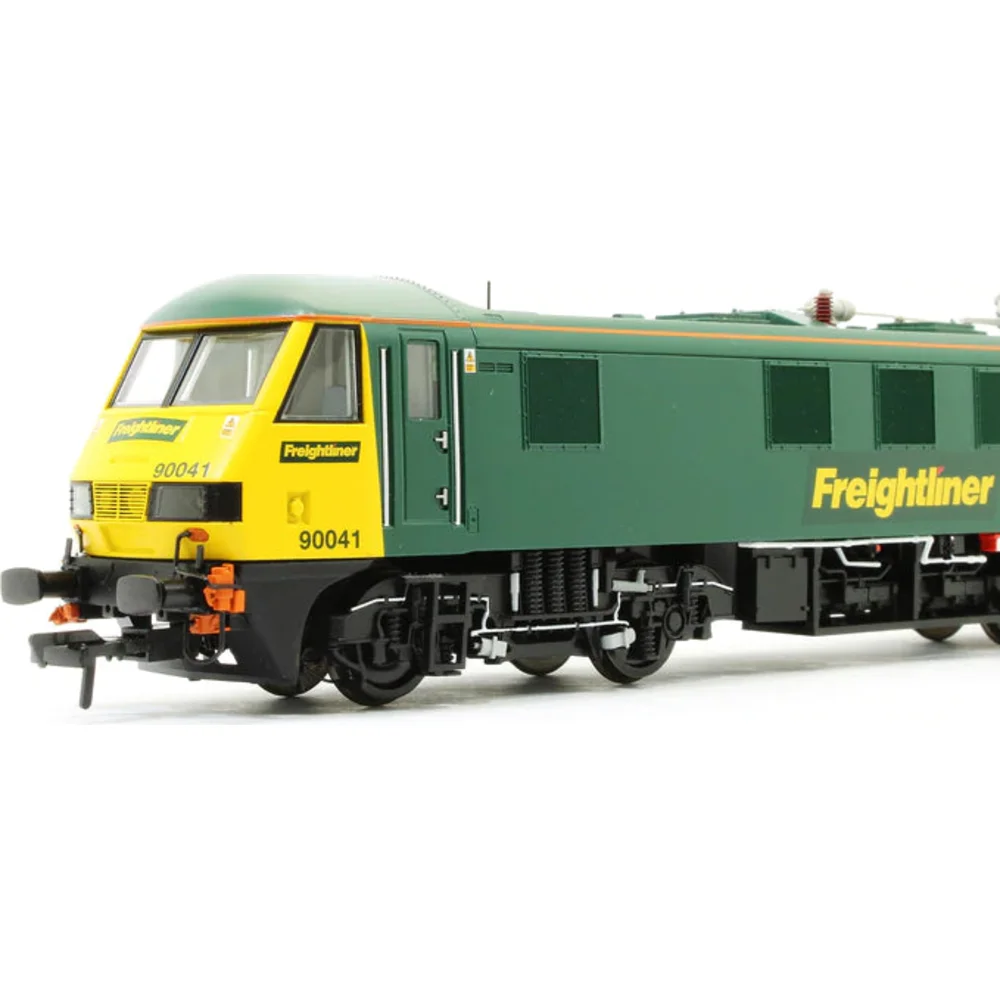 close-up-of-cab-left by Bachmann