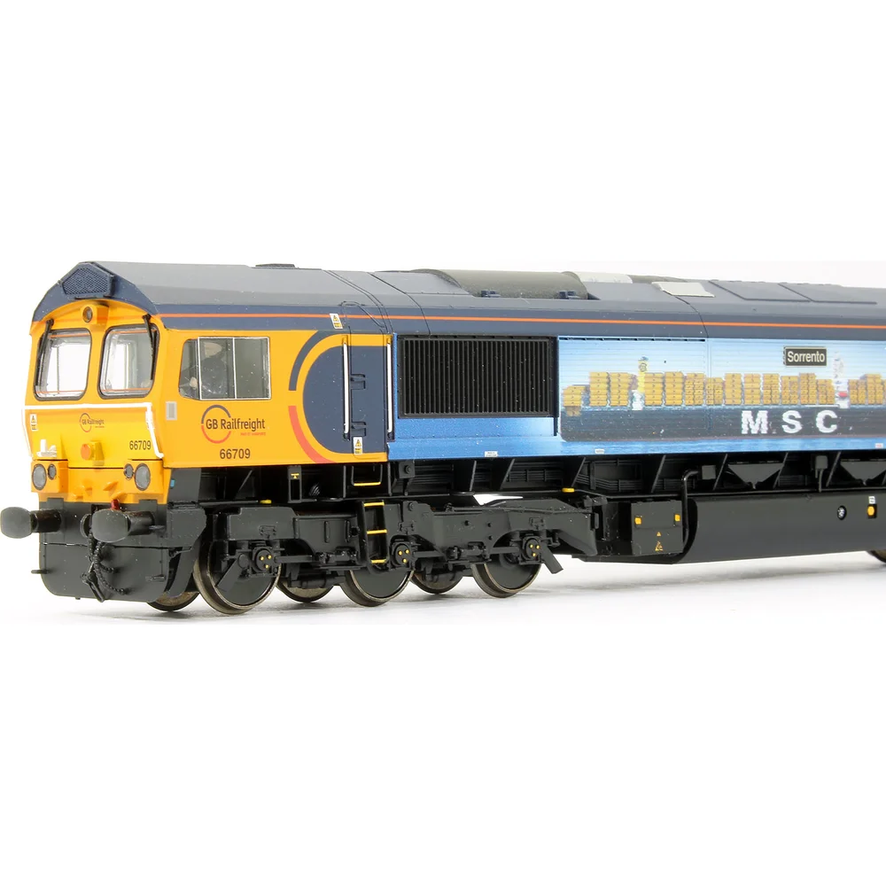close-up-of-cab-left by Bachmann