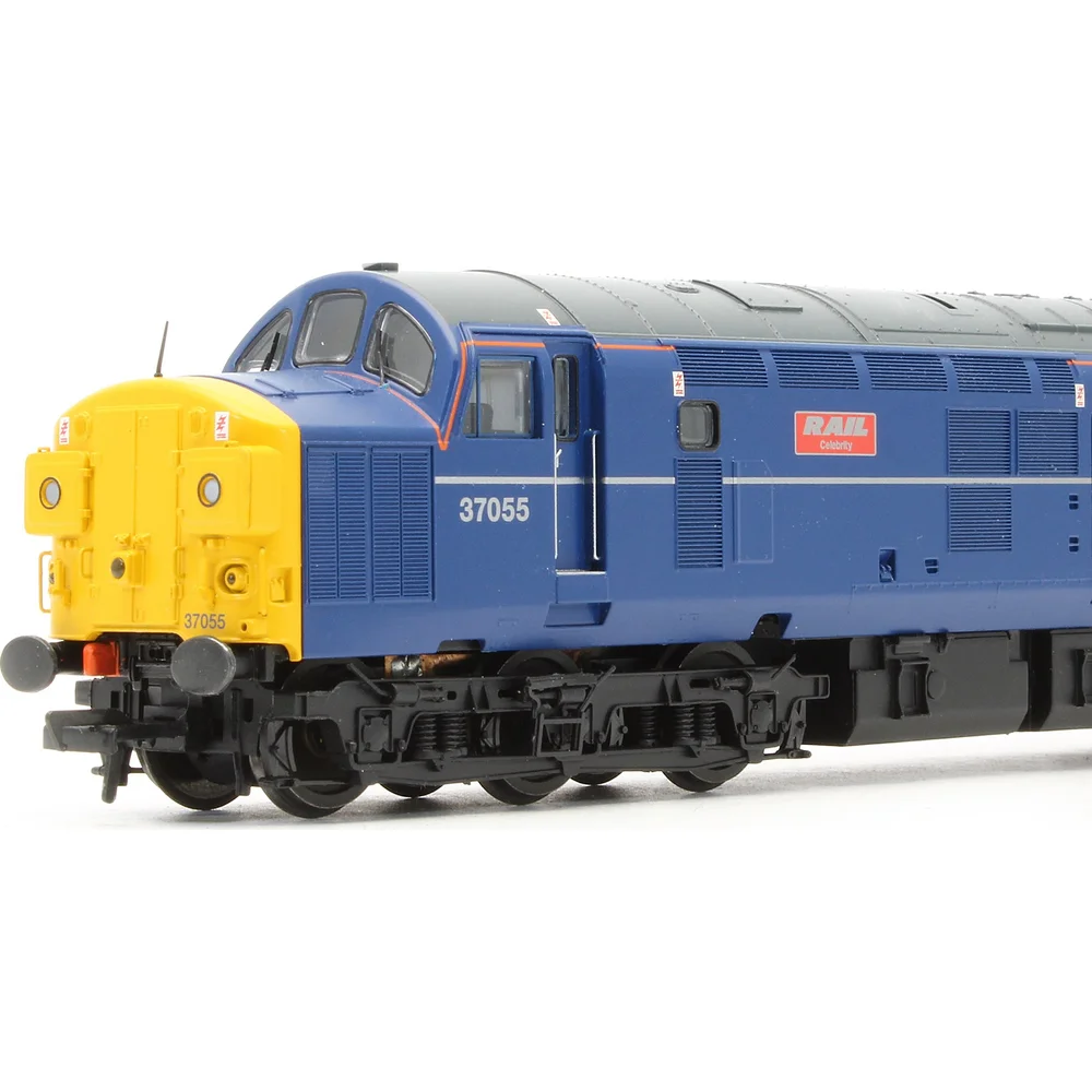 close-up-of-cab-left by Bachmann