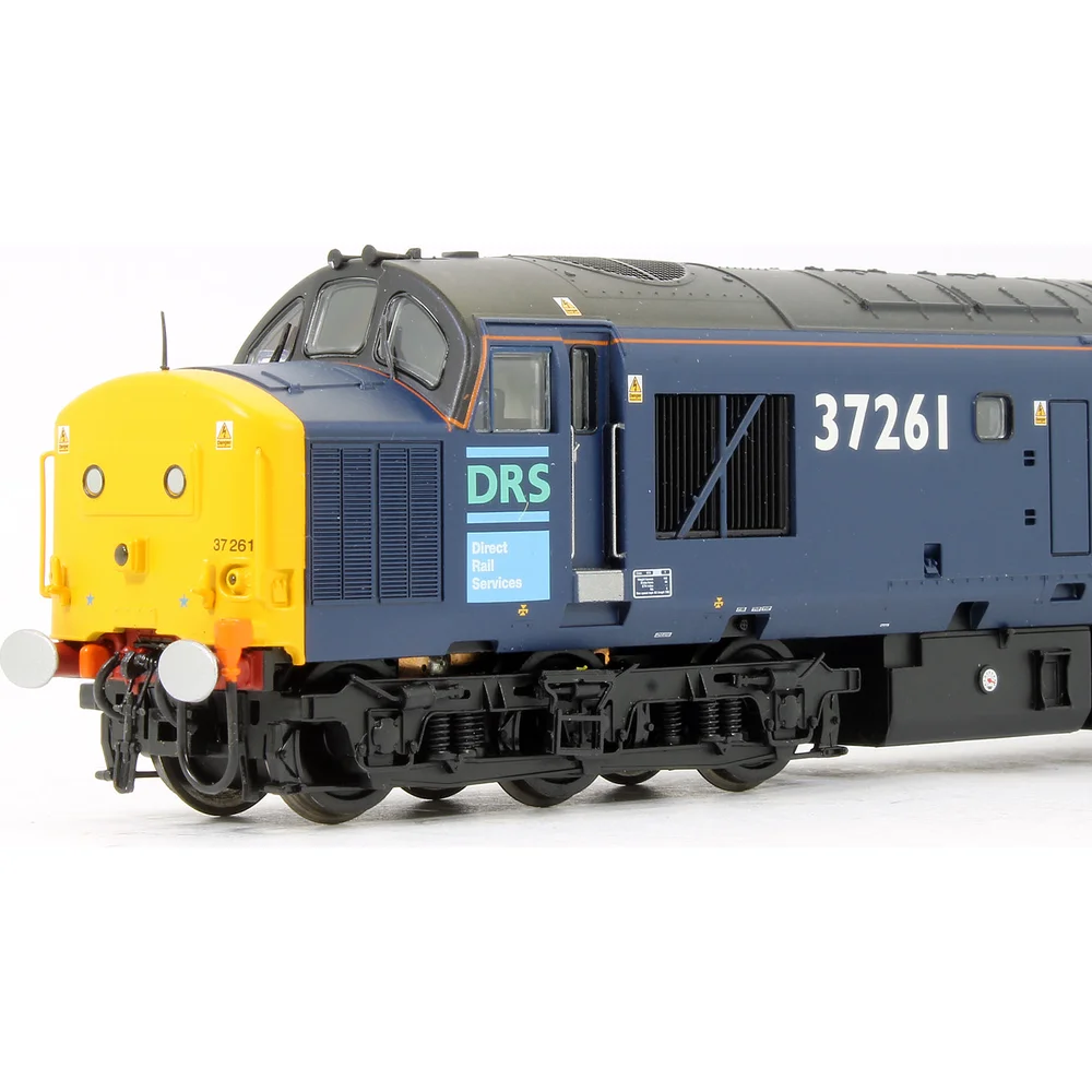 close-up-of-cab by Bachmann