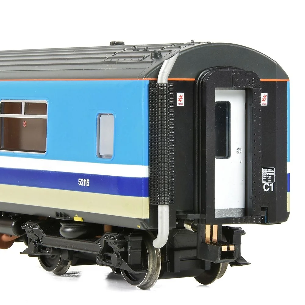 Bachmann Close up of gangway